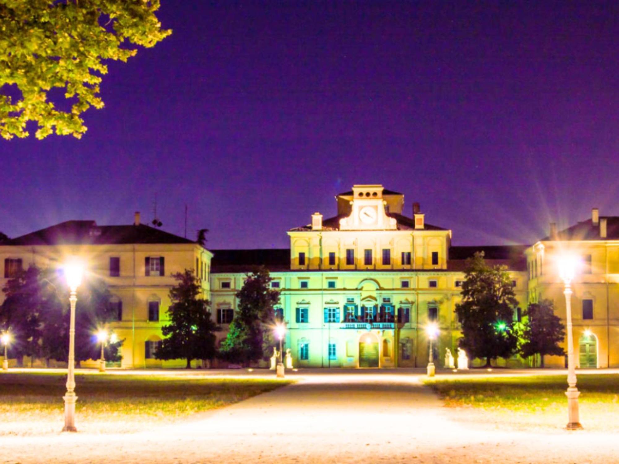 Peppe Home Fontana Del Trianon Parma Esterno foto